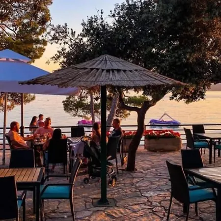 Mobile Lea, Kamp Soline キャンプ場 *